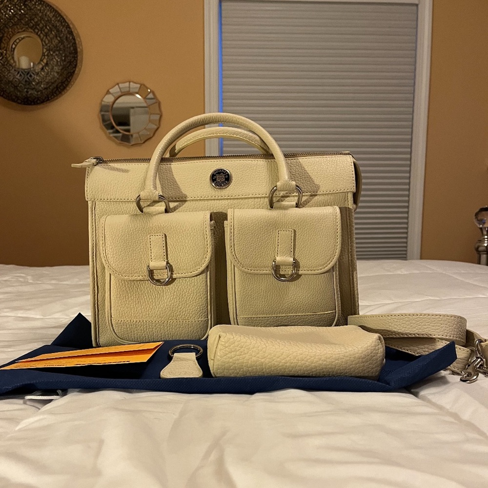 🎉HOST PICK🎉🤍 NWT Dooney & Bourke Double Pocket Tote